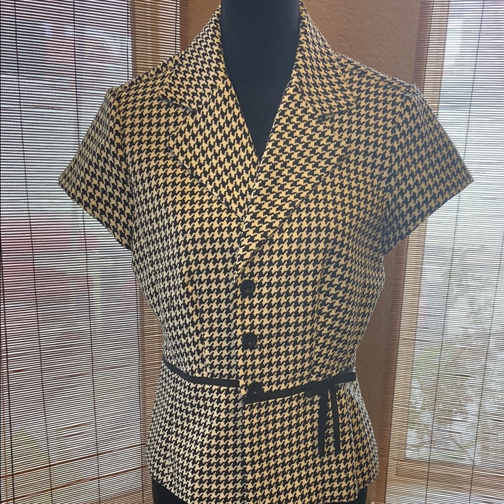 Houndstooth Short Sleeve Blazer with Belt